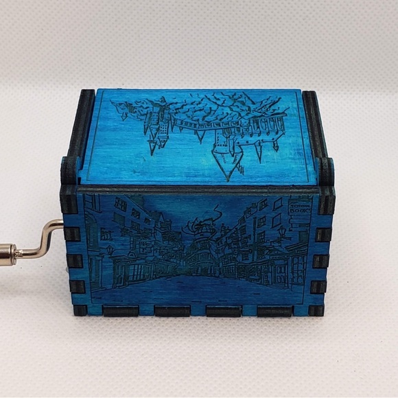 Harry Potter Wooden Crank Laser Engraved Musical Box - Picture 2 of 7